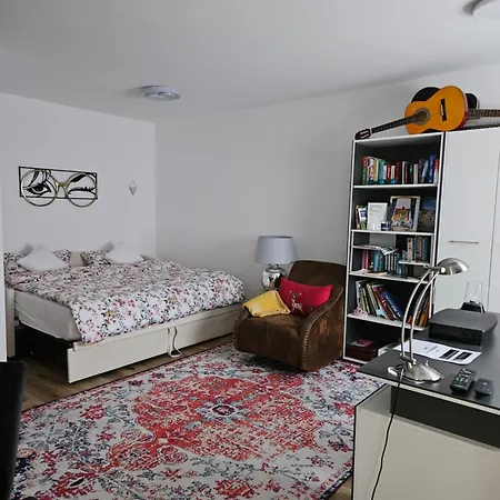Happy Apartment *